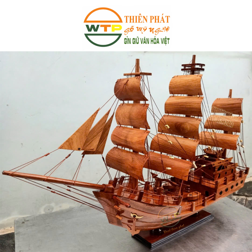mô hình thuyền gỗ lấy cảm hứng từ chiếc thuyền buông của Thái Lan